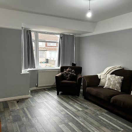 Family Home Near Cribbs Causeway And The Wave, Just 2 Minutes From Airbus And Rolls Royce Bristol Extérieur photo