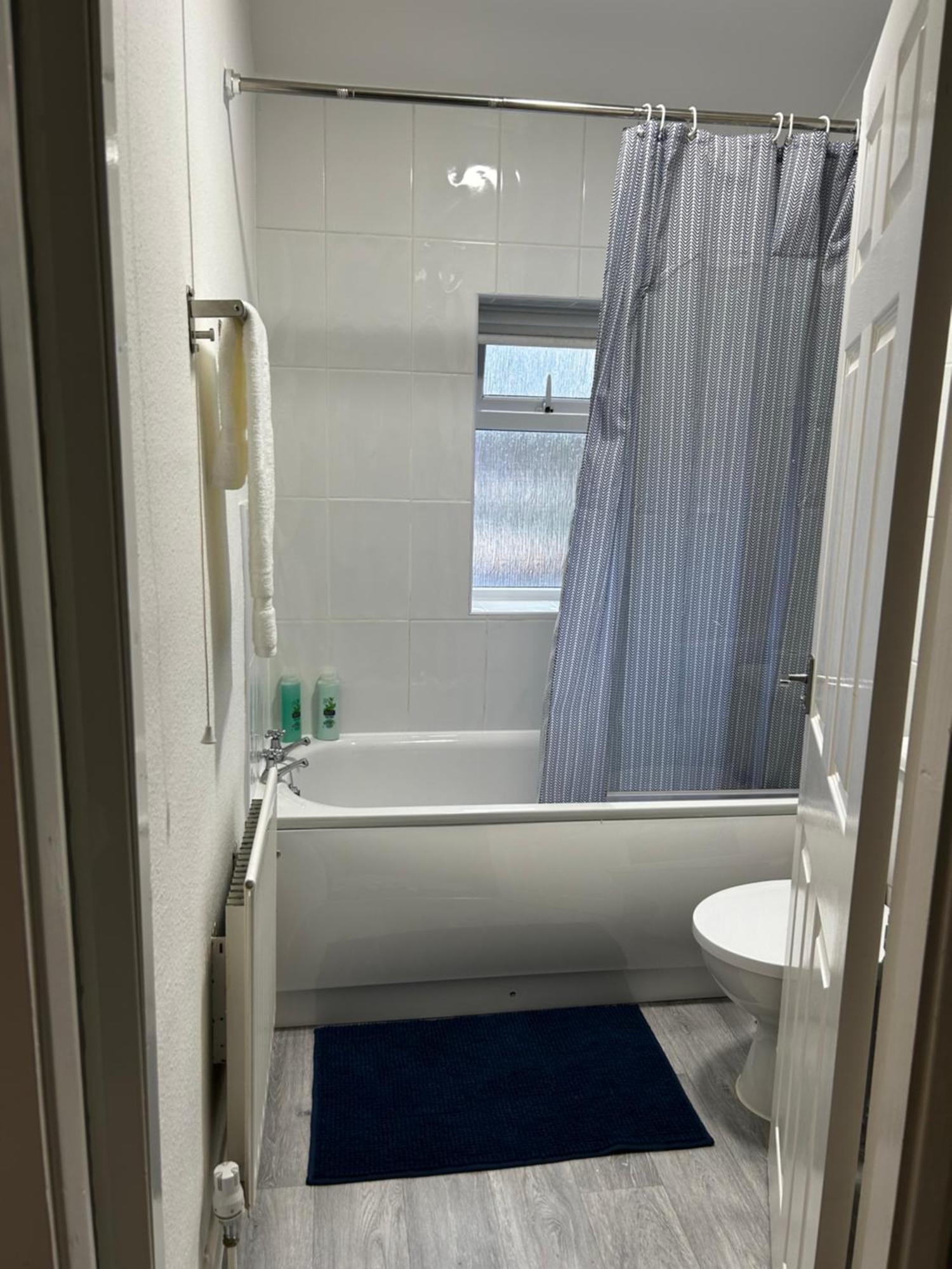 Family Home Near Cribbs Causeway And The Wave, Just 2 Minutes From Airbus And Rolls Royce Bristol Extérieur photo